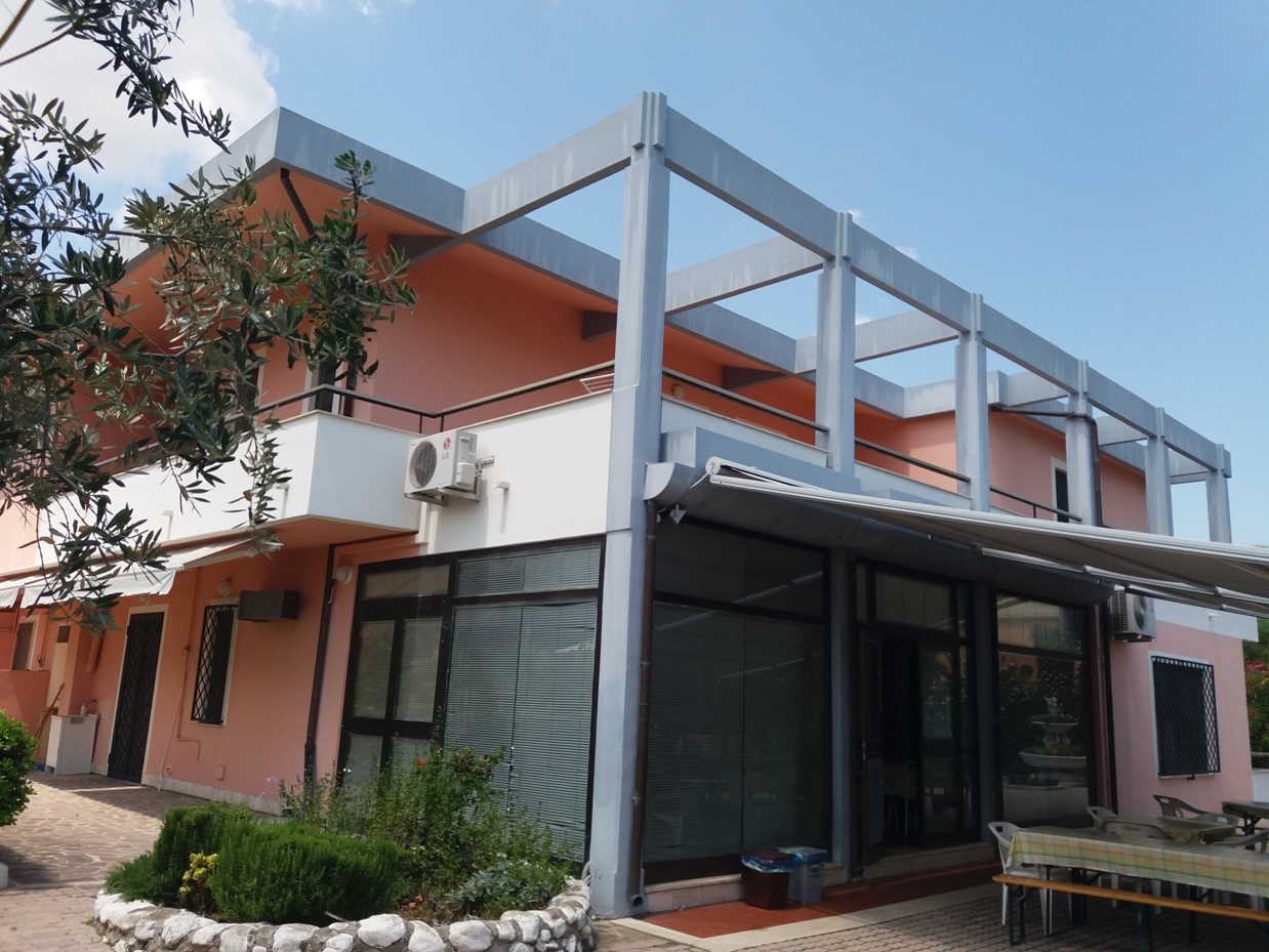 Esterno con la veduta della terrazza